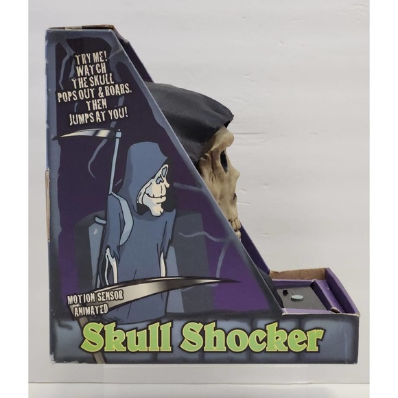 Newtoys & Novelty Skull Shocker Motion Sensor Animated Pops Out & Roars Working - Picture 2 of 5